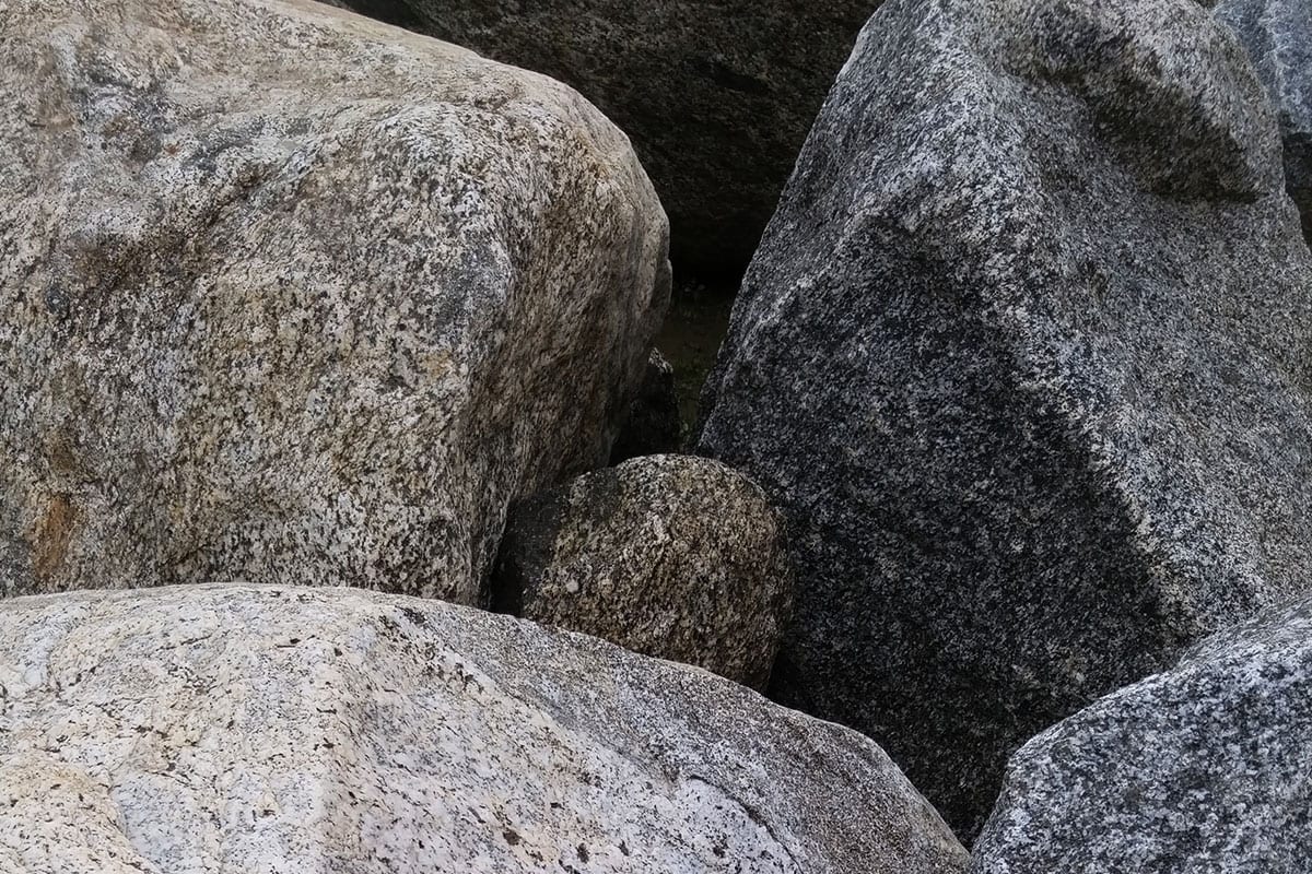 Moss Rock - Rosenbalm Rockery