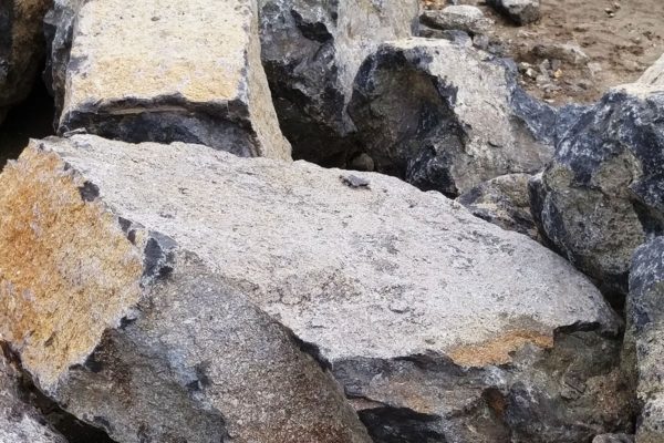 Yosemite Black Boulder